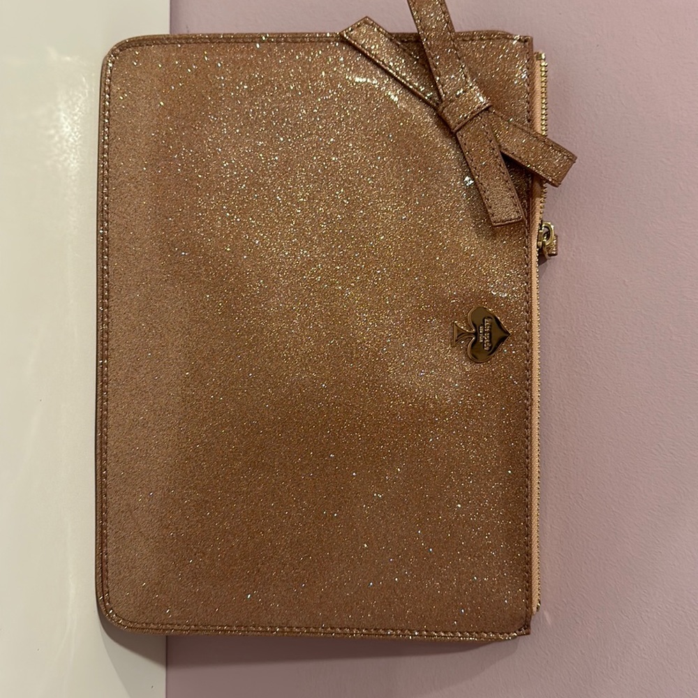 Kate Spade pouch - no tags but never used!